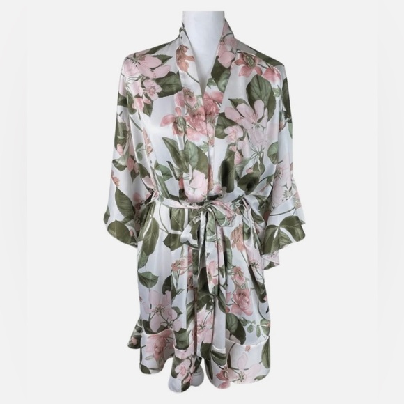 Victoria's Secret floral robe - Picture 1 of 6